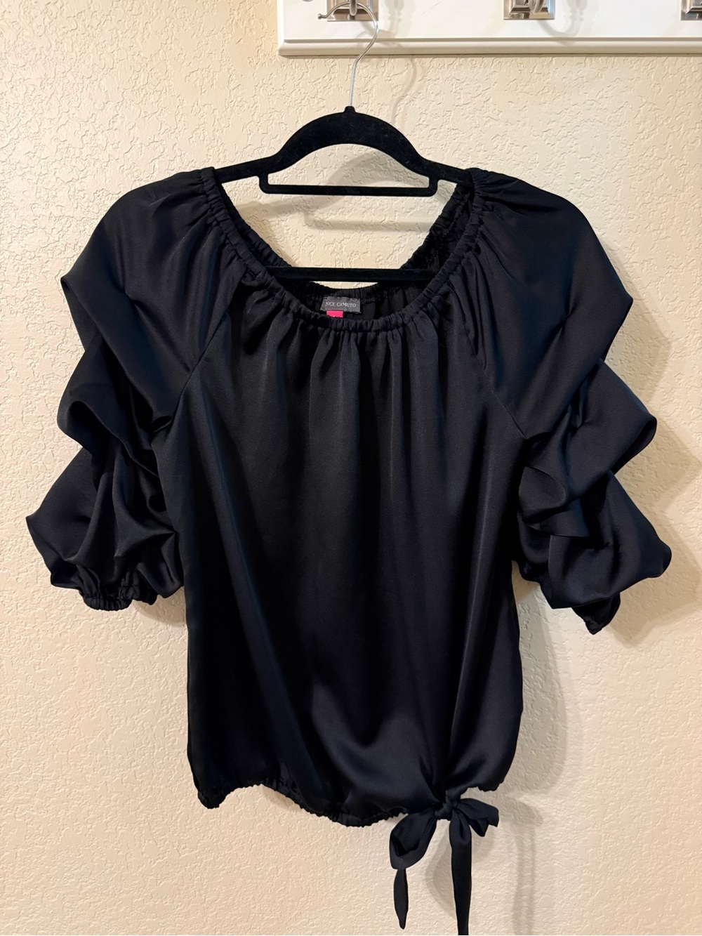 Vince Camuto Black Ruffle Sleeve Tie-Hem Blouse